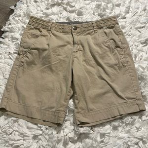 Natural Reflections size 8 khaki shorts